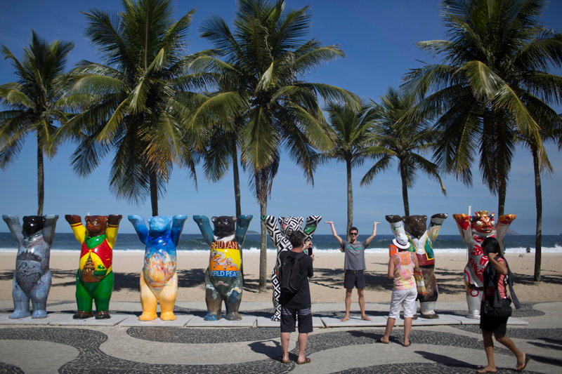 Illustration for article titled United Nations Of Bears Is Undeniably Creepy